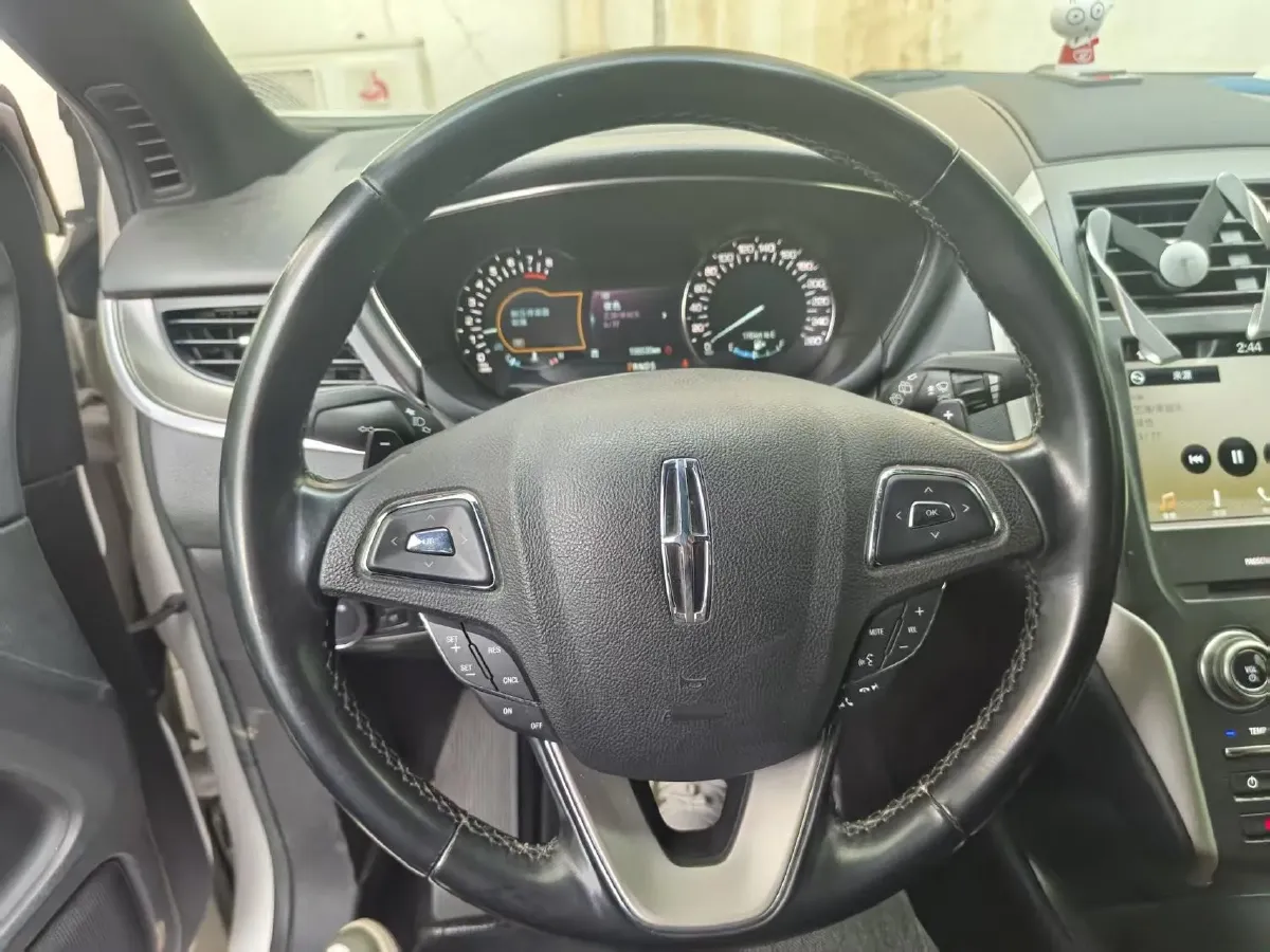 2017 Lincoln MKC 2.0T 203HP L4 6AT,autocango,china used car exporter,china ev exporter,chinese used car exporter,chinese used ev exporter