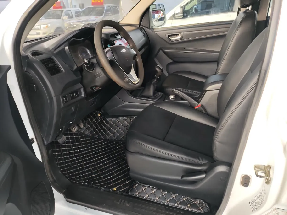 2018 Isuzu LingTuo 2.5T 129HP L4 6MT,autocango,china used car exporter,china ev exporter,chinese used car exporter,chinese used ev exporter