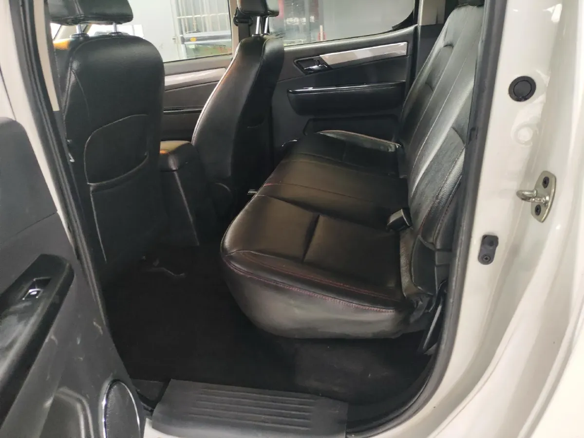 2018 Isuzu LingTuo 2.5T 129HP L4 6MT,autocango,china used car exporter,china ev exporter,chinese used car exporter,chinese used ev exporter
