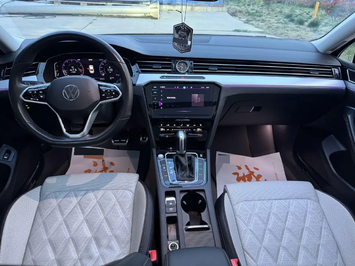 2024 Volkswagen Magotan 2.0T 186HP L4 7DCT,autocango,china used car exporter,china ev exporter,chinese used car exporter,chinese used ev exporter