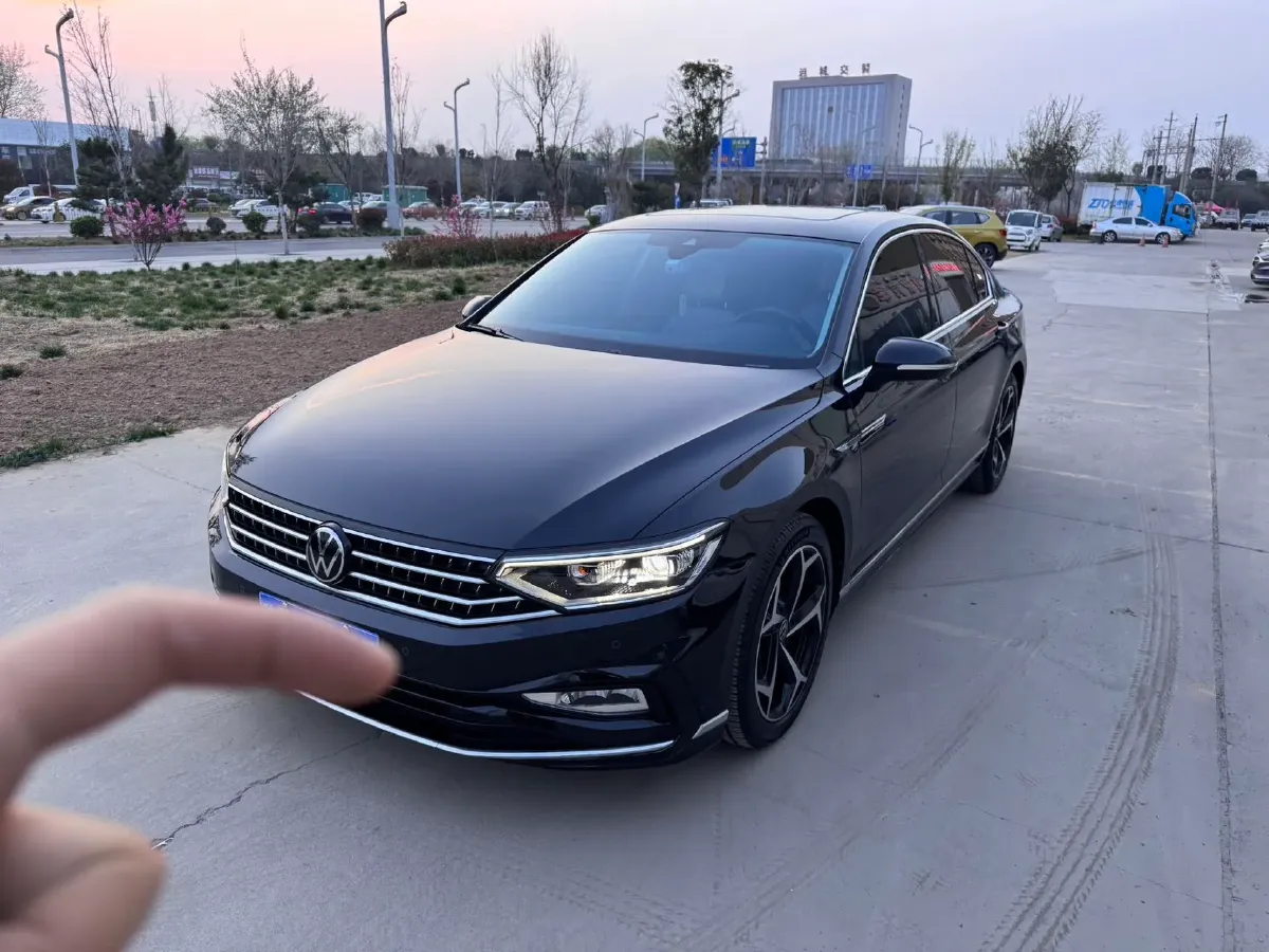 2024 Volkswagen Magotan 2.0T 186HP L4 7DCT,autocango,china used car exporter,china ev exporter,chinese used car exporter,chinese used ev exporter