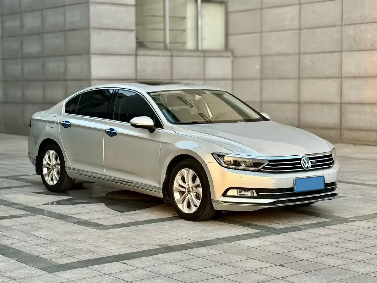 2018 Volkswagen Magotan 1.8T 180HP L4 7DCT,autocango,china used car exporter,china ev exporter,chinese used car exporter,chinese used ev exporter