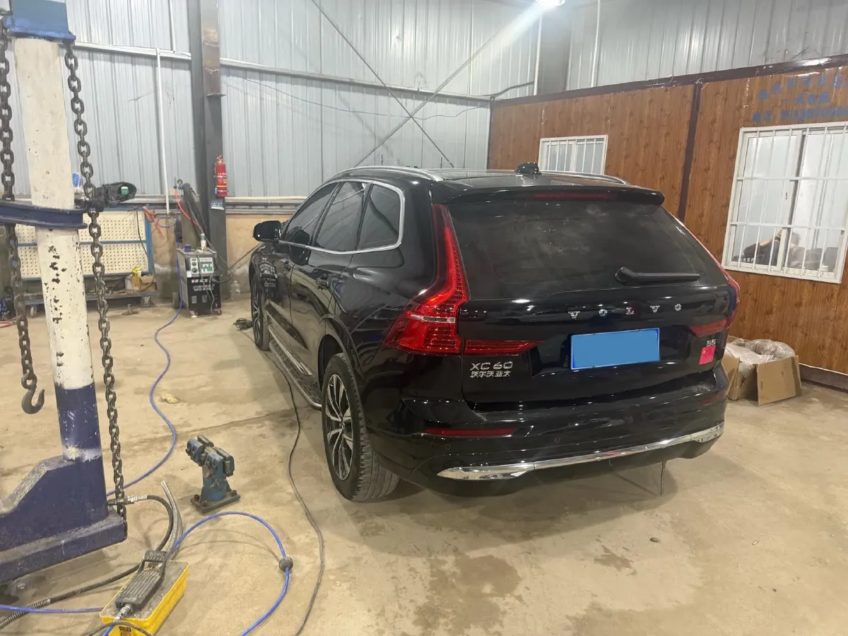 2024 Volvo XC60 2.0T 250HP L4 8AT,autocango,china used car exporter,china ev exporter,chinese used car exporter,chinese used ev exporter