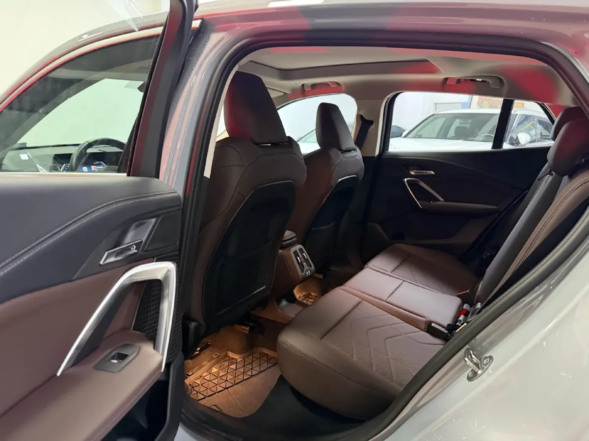 2024 BMW X2 2.0T 204HP L4 7DCT,autocango,china used car exporter,china ev exporter,chinese used car exporter,chinese used ev exporter