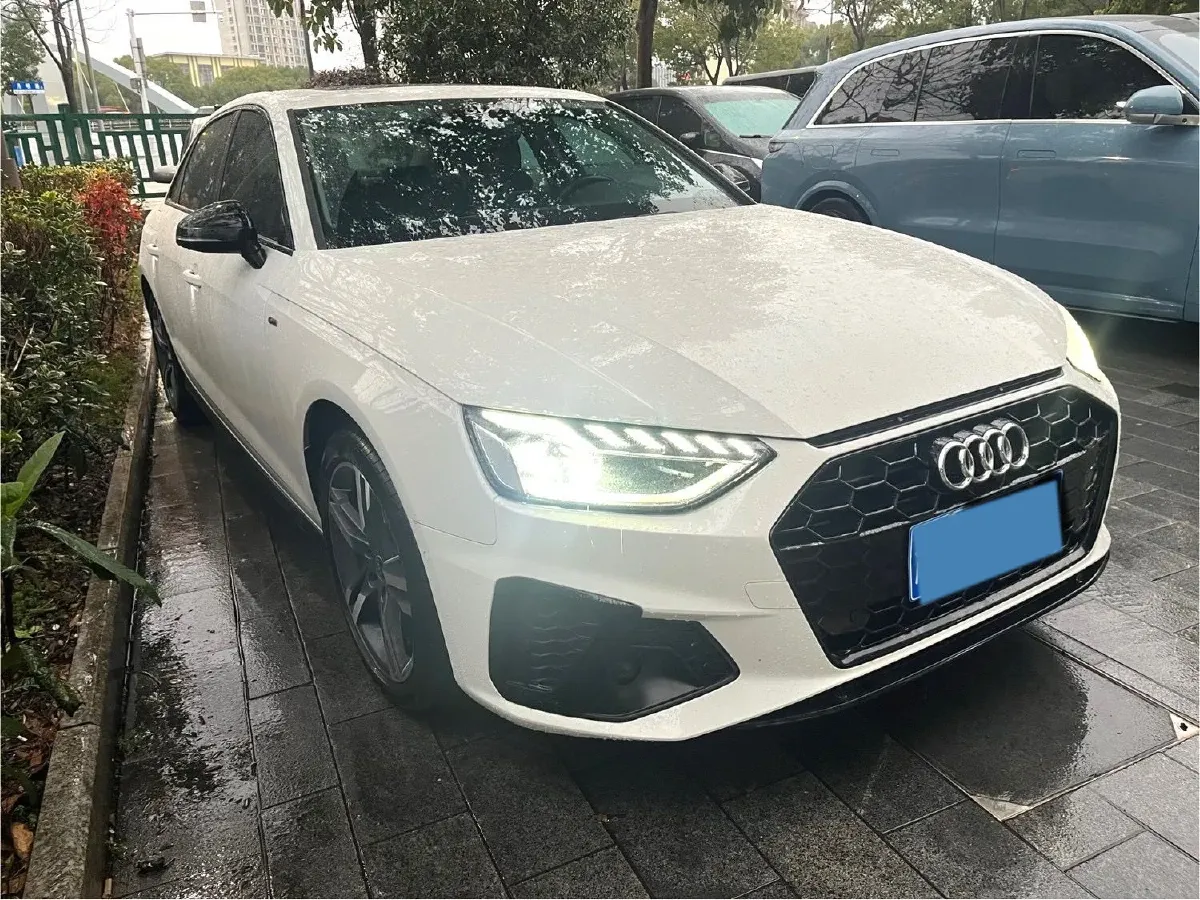 2023 Audi A4L 2.0T 190HP L4 7DCT,autocango,china used car exporter,china ev exporter,chinese used car exporter,chinese used ev exporter