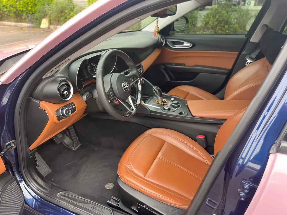 2017 Toyota Highlander 2.0T 220HP L4 6AT,autocango,china used car exporter,china ev exporter,chinese used car exporter,chinese used ev exporter