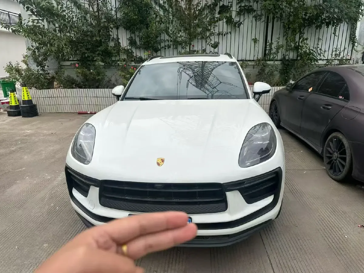 2023 Porsche Macan 2.0T 265HP L4 7DCT,autocango,china used car exporter,china ev exporter,chinese used car exporter,chinese used ev exporter