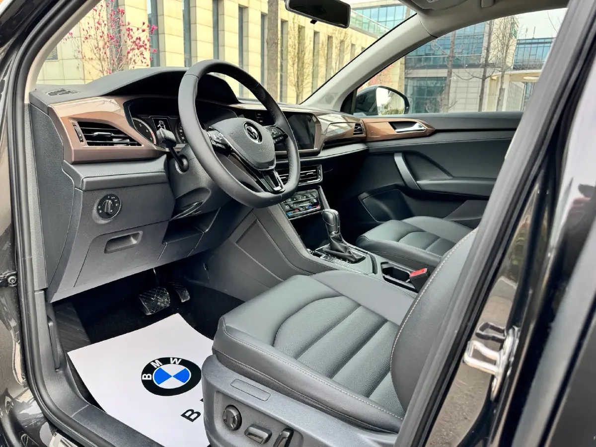 2022 Volkswagen Tharu 1.4T 150HP L4 7DCT,autocango,china used car exporter,china ev exporter,chinese used car exporter,chinese used ev exporter