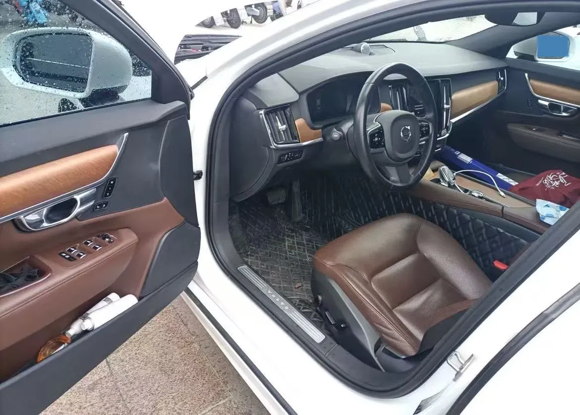 2021 Volvo S90 2.0T 250HP L4 8AT,autocango,china used car exporter,china ev exporter,chinese used car exporter,chinese used ev exporter
