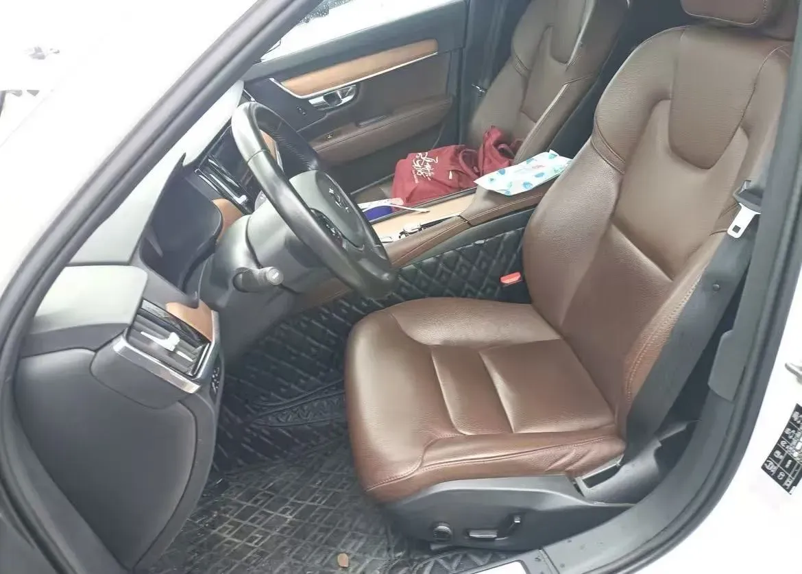 2021 Volvo S90 2.0T 250HP L4 8AT,autocango,china used car exporter,china ev exporter,chinese used car exporter,chinese used ev exporter