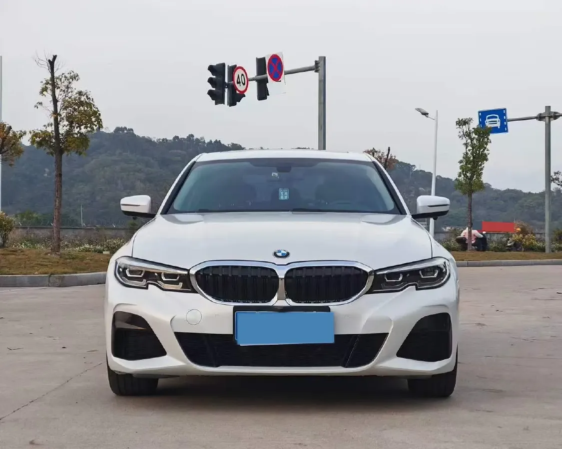 2022 BMW 3 Series 2.0T 156HP L4 8AT,autocango,china used car exporter,china ev exporter,chinese used car exporter,chinese used ev exporter