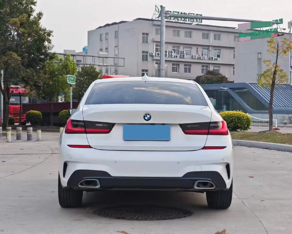 2022 BMW 3 Series 2.0T 156HP L4 8AT,autocango,china used car exporter,china ev exporter,chinese used car exporter,chinese used ev exporter