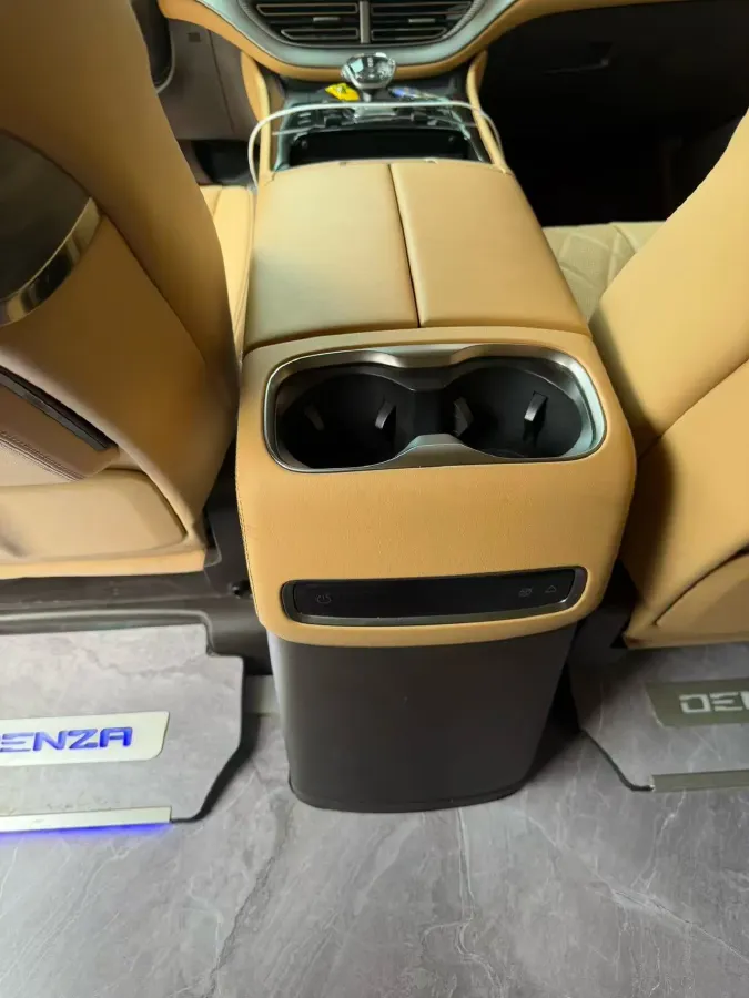 2025 Denza D9 1.5T 156HP L4 E-CVT PHEV 40KWH,autocango,china used car exporter,china ev exporter,chinese used car exporter,chinese used ev exporter