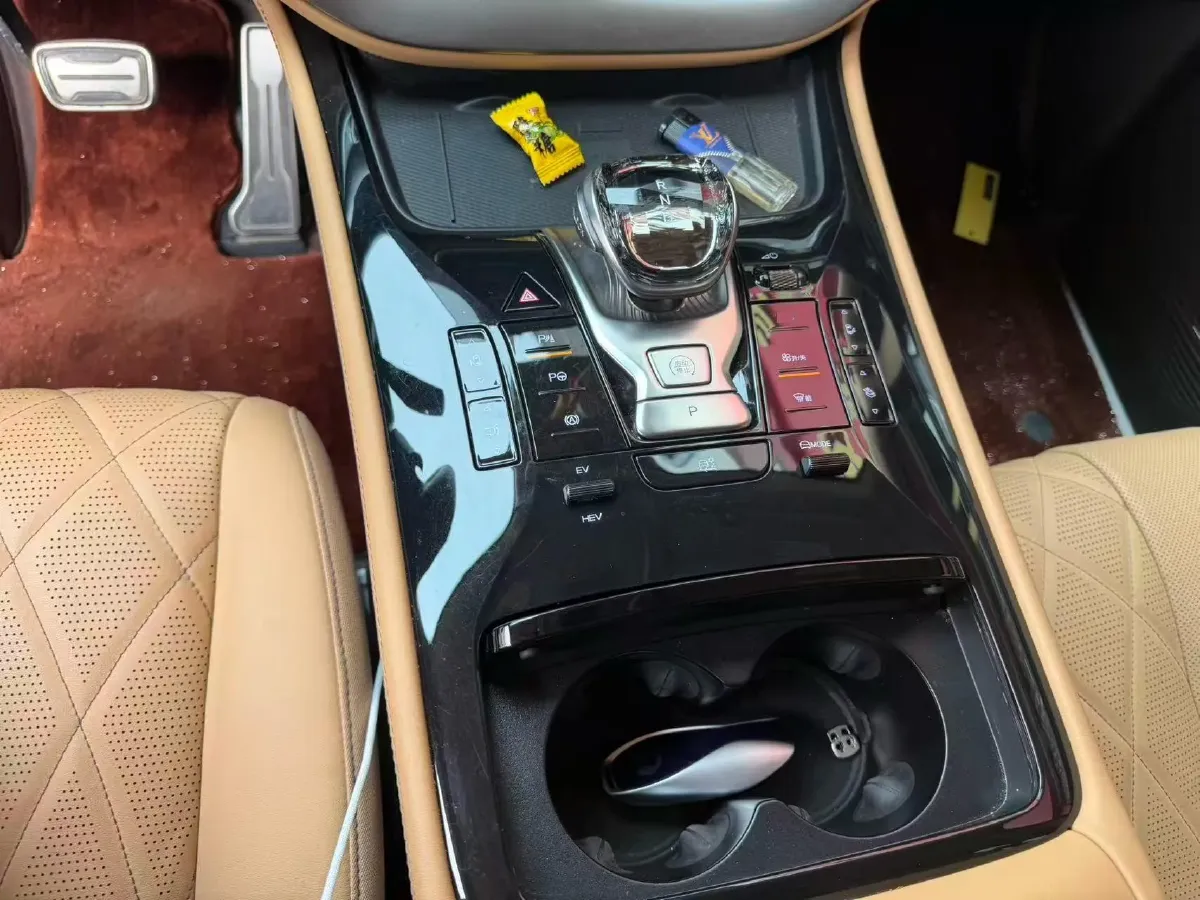 2025 Denza D9 1.5T 156HP L4 E-CVT PHEV 40KWH,autocango,china used car exporter,china ev exporter,chinese used car exporter,chinese used ev exporter