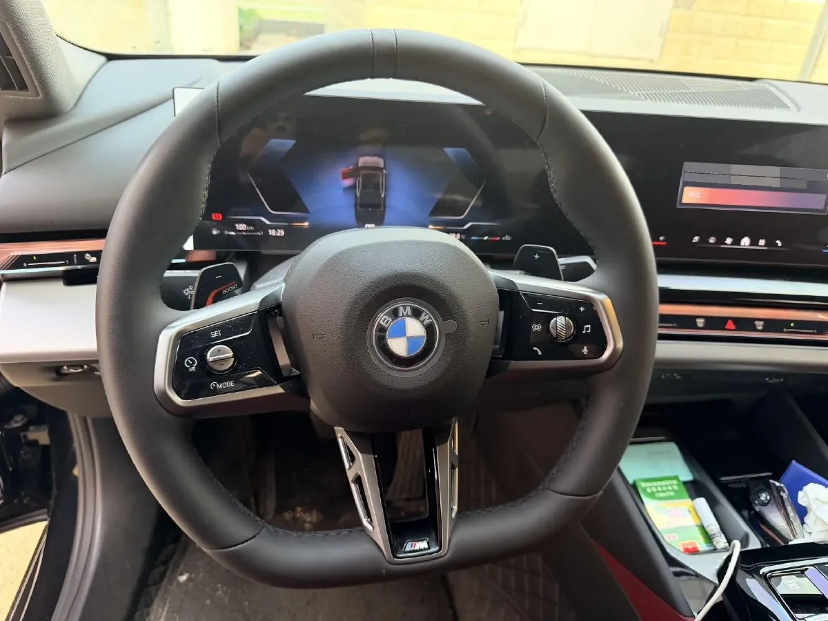 2024 BMW 5 Series 2.0T 190HP L4 8AT,autocango,china used car exporter,china ev exporter,chinese used car exporter,chinese used ev exporter