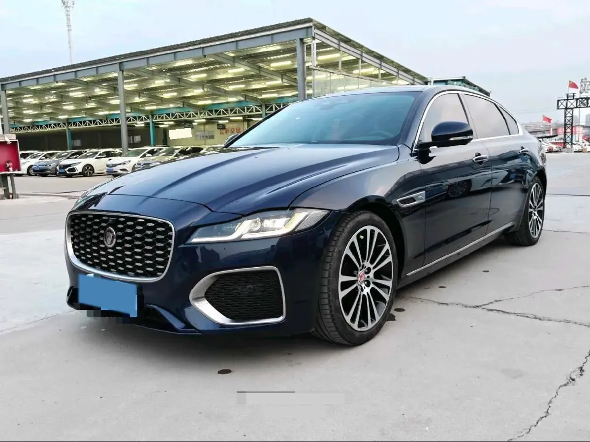 2021 Jaguar XFL 2.0T 250HP L4 8AT,autocango,china used car exporter,china ev exporter,chinese used car exporter,chinese used ev exporter