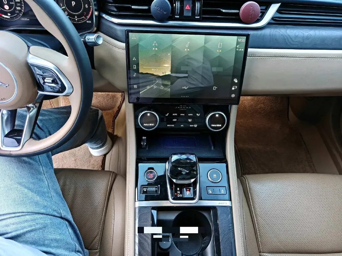 2021 Jaguar XFL 2.0T 250HP L4 8AT,autocango,china used car exporter,china ev exporter,chinese used car exporter,chinese used ev exporter