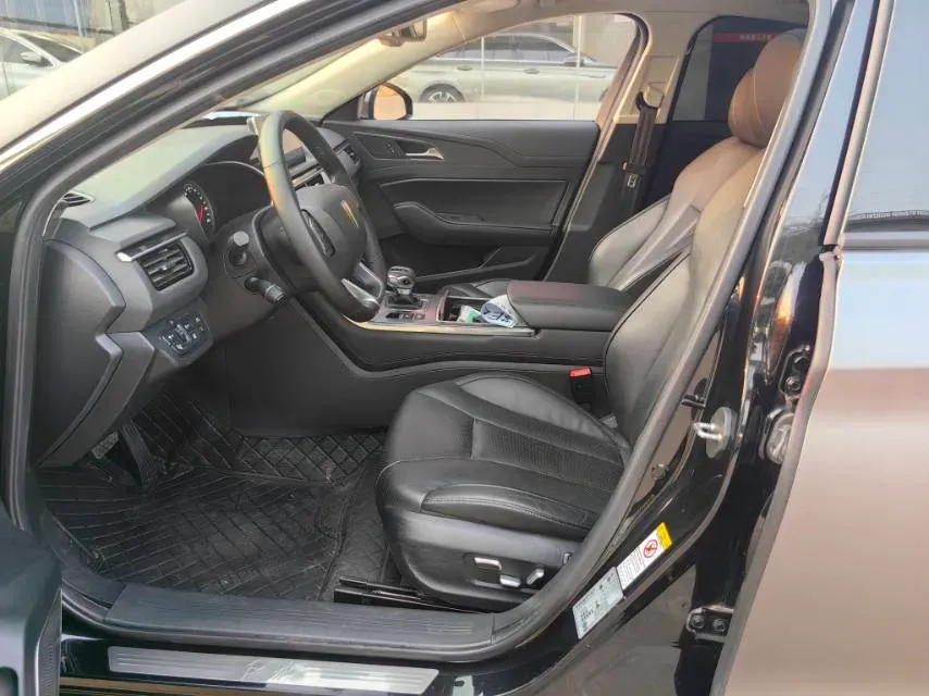 2022 HongQi H5 1.8T 197HP L4 6AT,autocango,china used car exporter,china ev exporter,chinese used car exporter,chinese used ev exporter