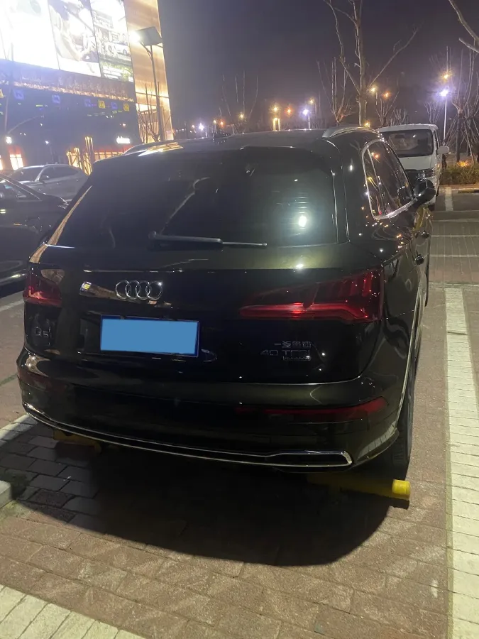 2020 Audi Q5L 2.0T 190HP L4 7DCT,autocango,china used car exporter,china ev exporter,chinese used car exporter,chinese used ev exporter