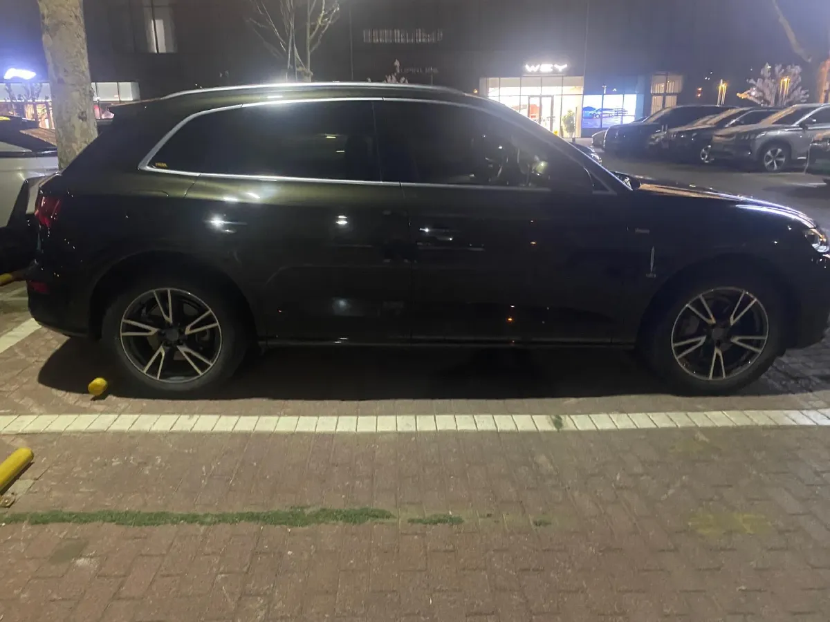 2020 Audi Q5L 2.0T 190HP L4 7DCT,autocango,china used car exporter,china ev exporter,chinese used car exporter,chinese used ev exporter