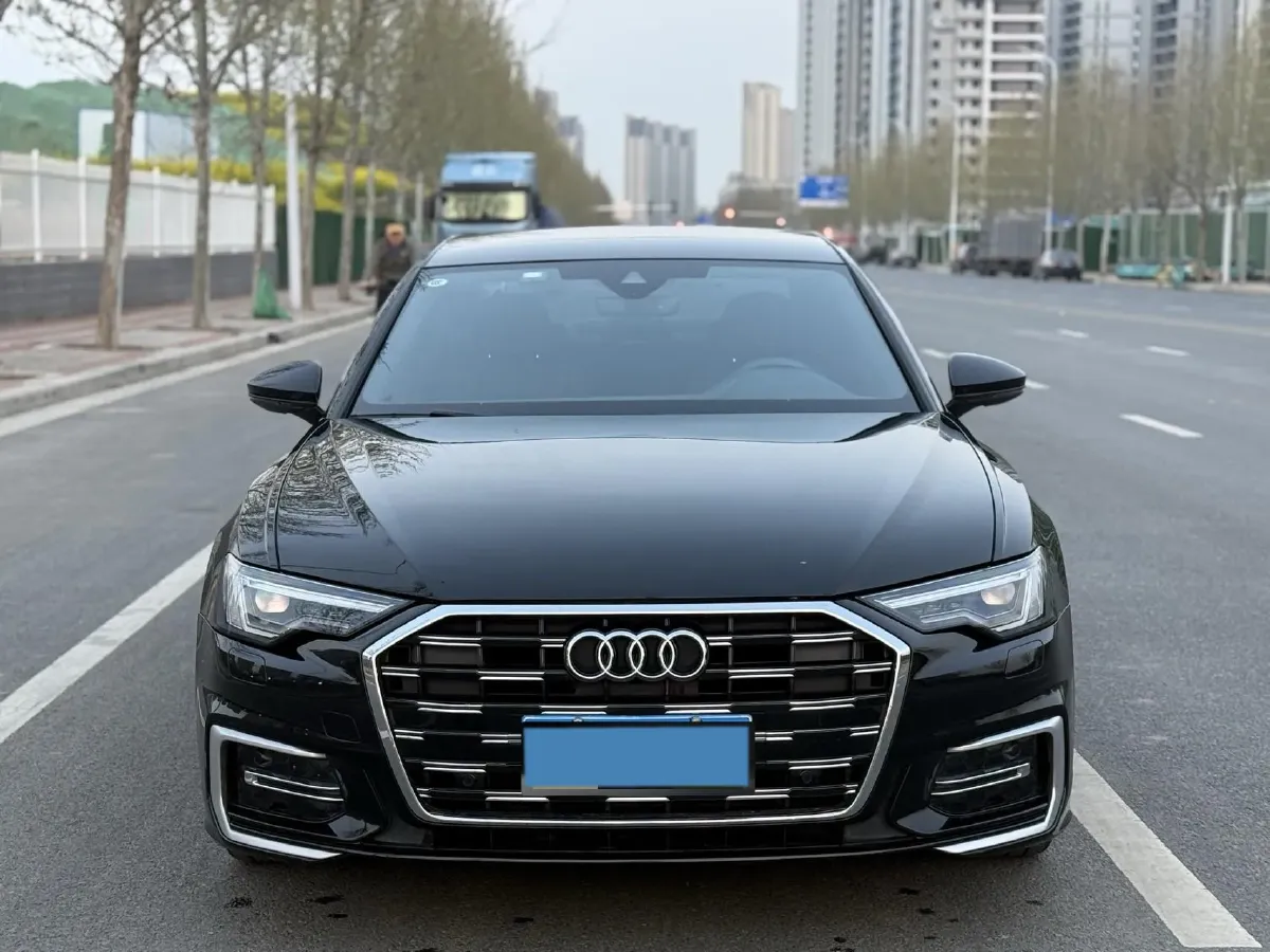 2023 Audi A6L 2.0T 190HP L4 7DCT,autocango,china used car exporter,china ev exporter,chinese used car exporter,chinese used ev exporter