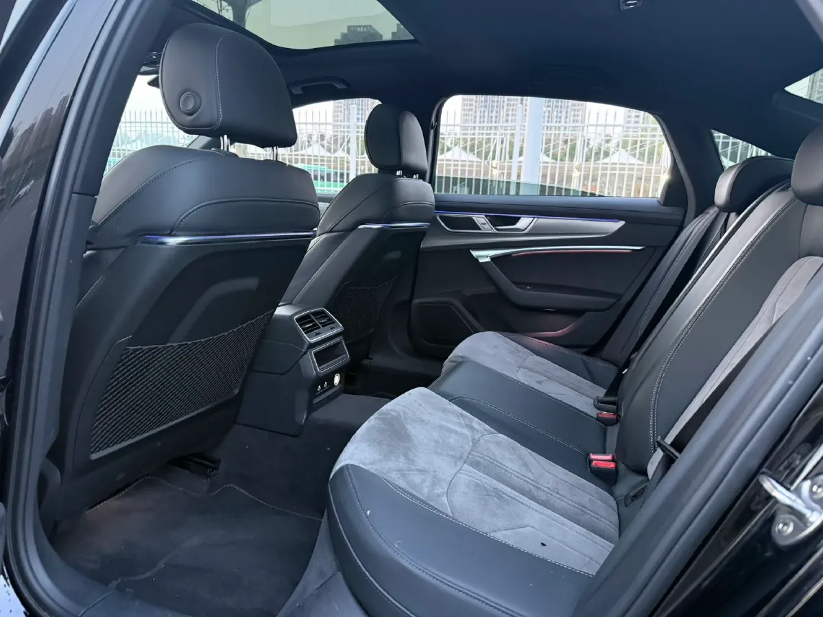 2023 Audi A6L 2.0T 190HP L4 7DCT,autocango,china used car exporter,china ev exporter,chinese used car exporter,chinese used ev exporter