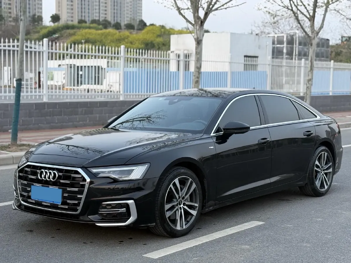 2023 Audi A6L 2.0T 190HP L4 7DCT,autocango,china used car exporter,china ev exporter,chinese used car exporter,chinese used ev exporter