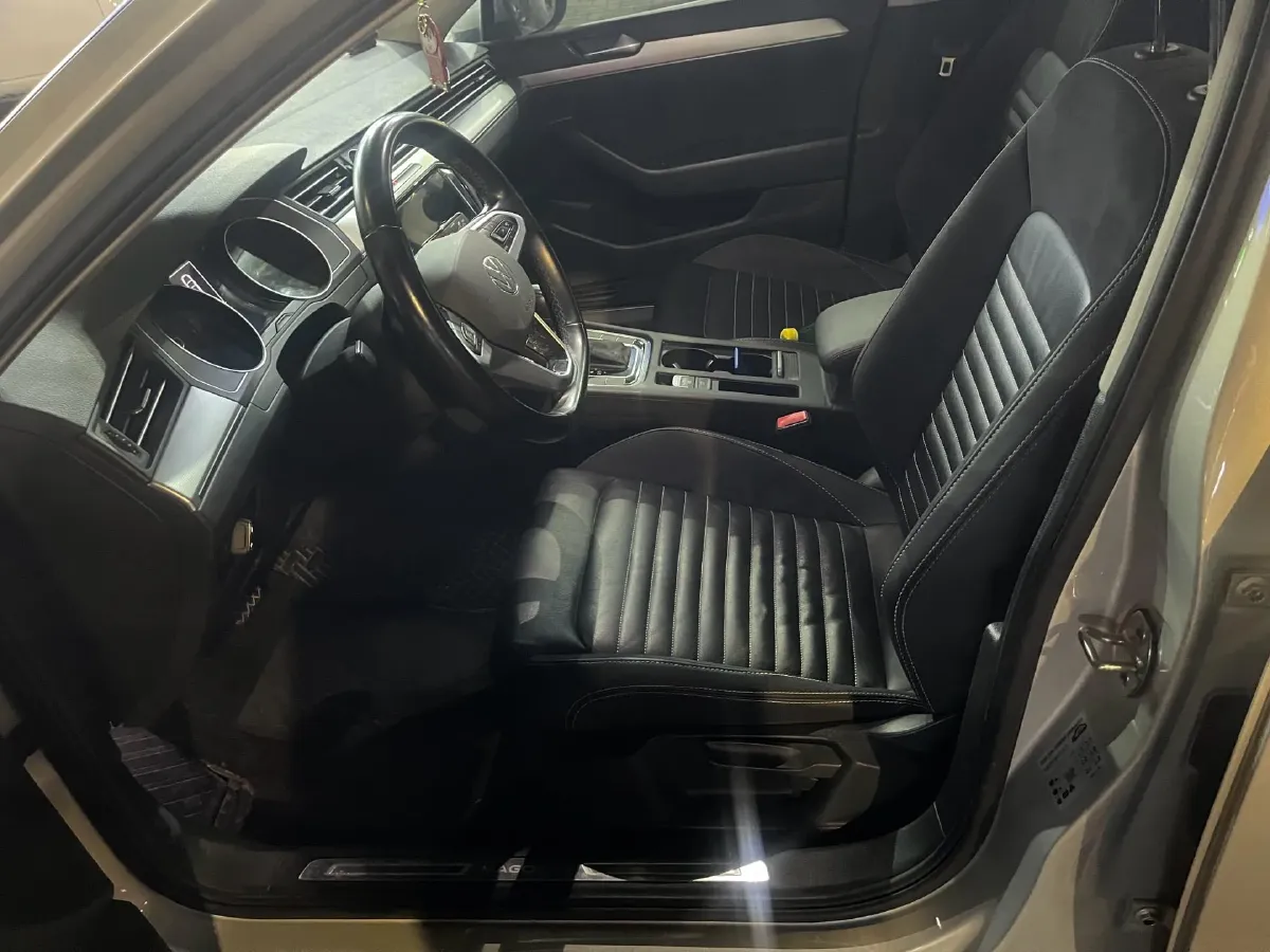 2023 Volkswagen Magotan 1.4T 150HP L4 7DCT,autocango,china used car exporter,china ev exporter,chinese used car exporter,chinese used ev exporter