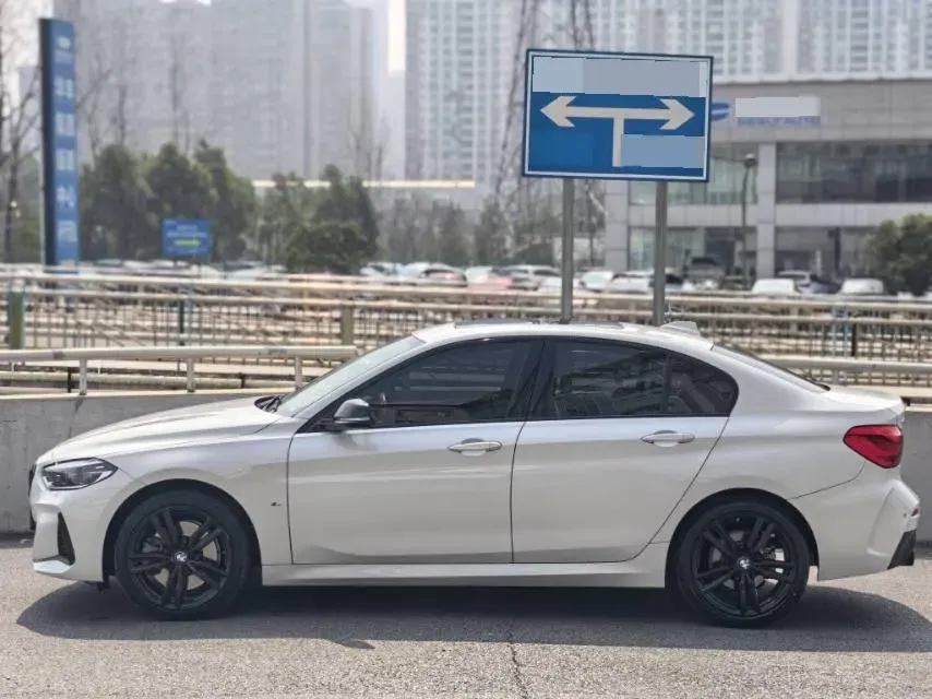 2022 BMW 1 Series 2.0T 192HP L4 7DCT,autocango,china used car exporter,china ev exporter,chinese used car exporter,chinese used ev exporter
