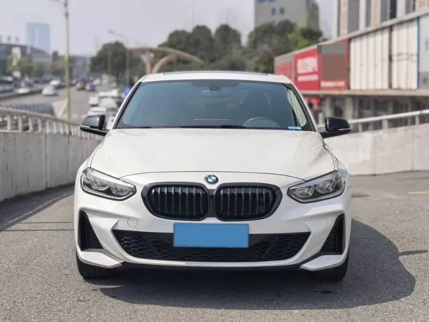 2022 BMW 1 Series 2.0T 192HP L4 7DCT,autocango,china used car exporter,china ev exporter,chinese used car exporter,chinese used ev exporter