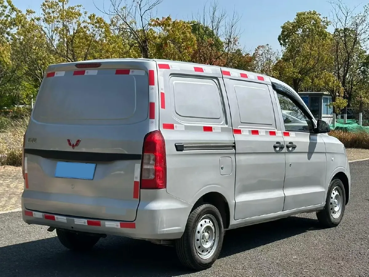 2019 WuLing HongGuang V 1.5L 99HP L4 6MT,autocango,china used car exporter,china ev exporter,chinese used car exporter,chinese used ev exporter