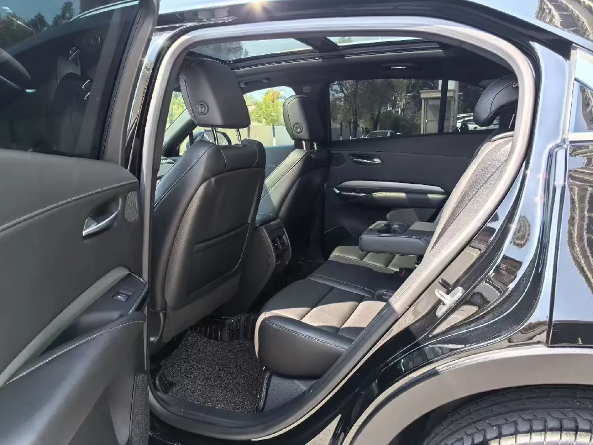 2021 Cadillac XT4 2.0T 237HP L4 9AT,autocango,china used car exporter,china ev exporter,chinese used car exporter,chinese used ev exporter