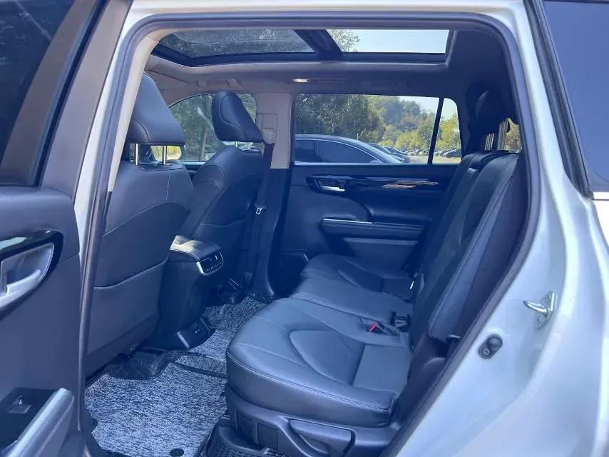 2022 Toyota Highlander 2.5L 192HP L4 E-CVT Hybrid,autocango,china used car exporter,china ev exporter,chinese used car exporter,chinese used ev exporter