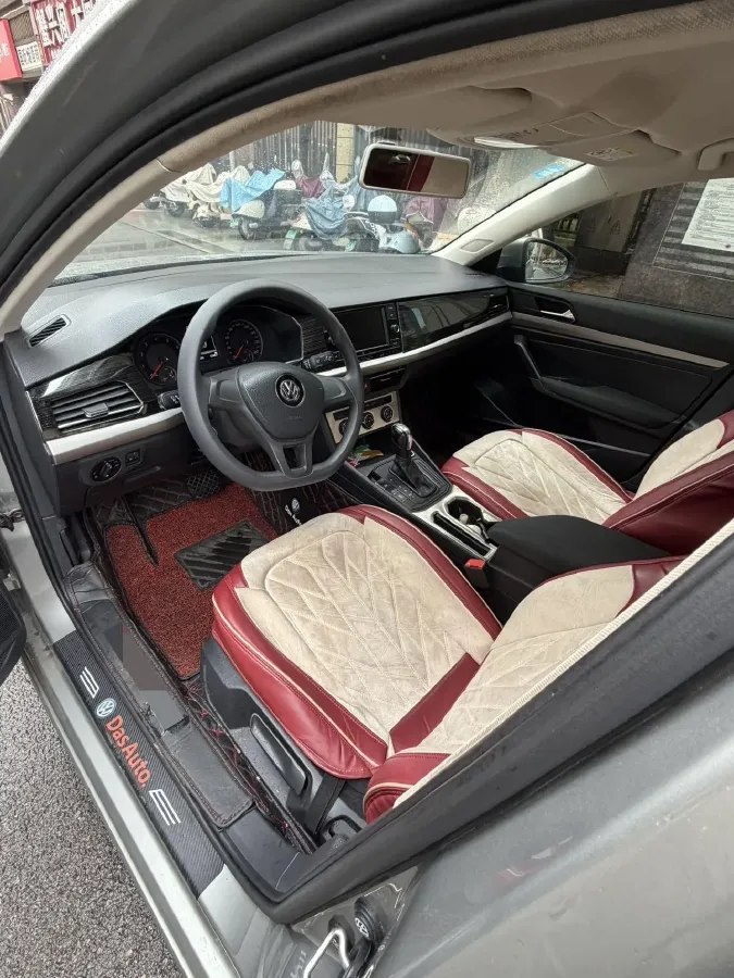 2018 Landwind XiaoYao 1.5T 163HP L4 CVT,autocango,china used car exporter,china ev exporter,chinese used car exporter,chinese used ev exporter