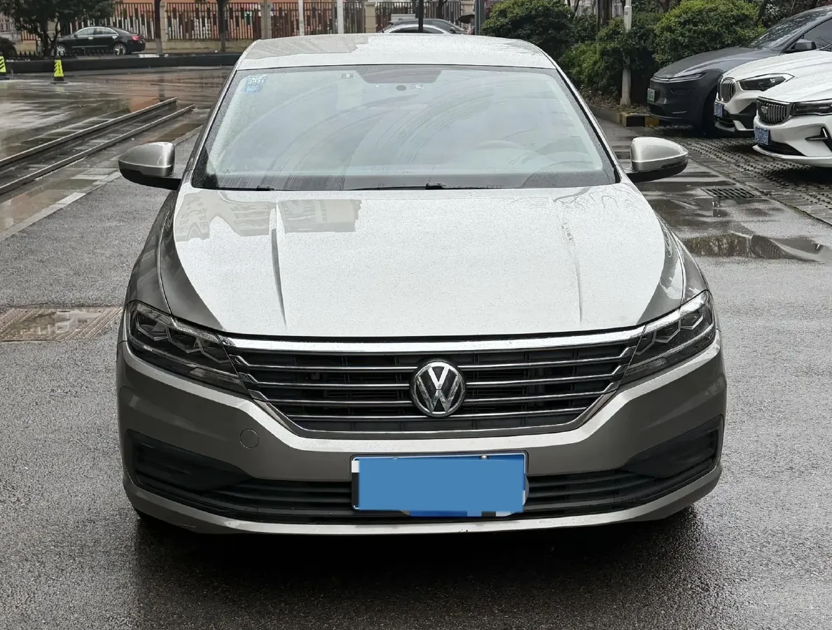 2018 Landwind XiaoYao 1.5T 163HP L4 CVT,autocango,china used car exporter,china ev exporter,chinese used car exporter,chinese used ev exporter