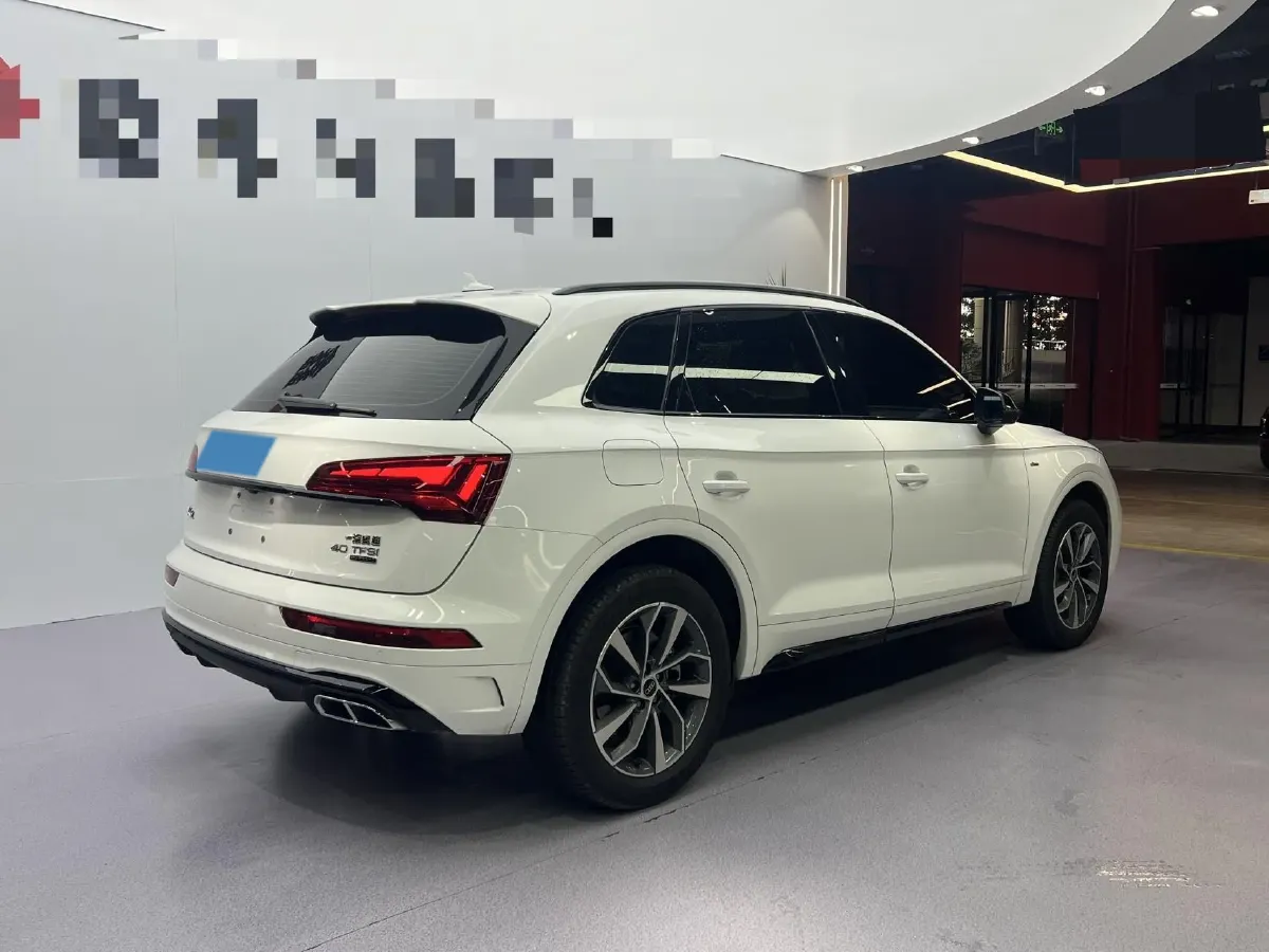 2023 Audi Q5L 2.0T 190HP L4 7DCT,autocango,china used car exporter,china ev exporter,chinese used car exporter,chinese used ev exporter