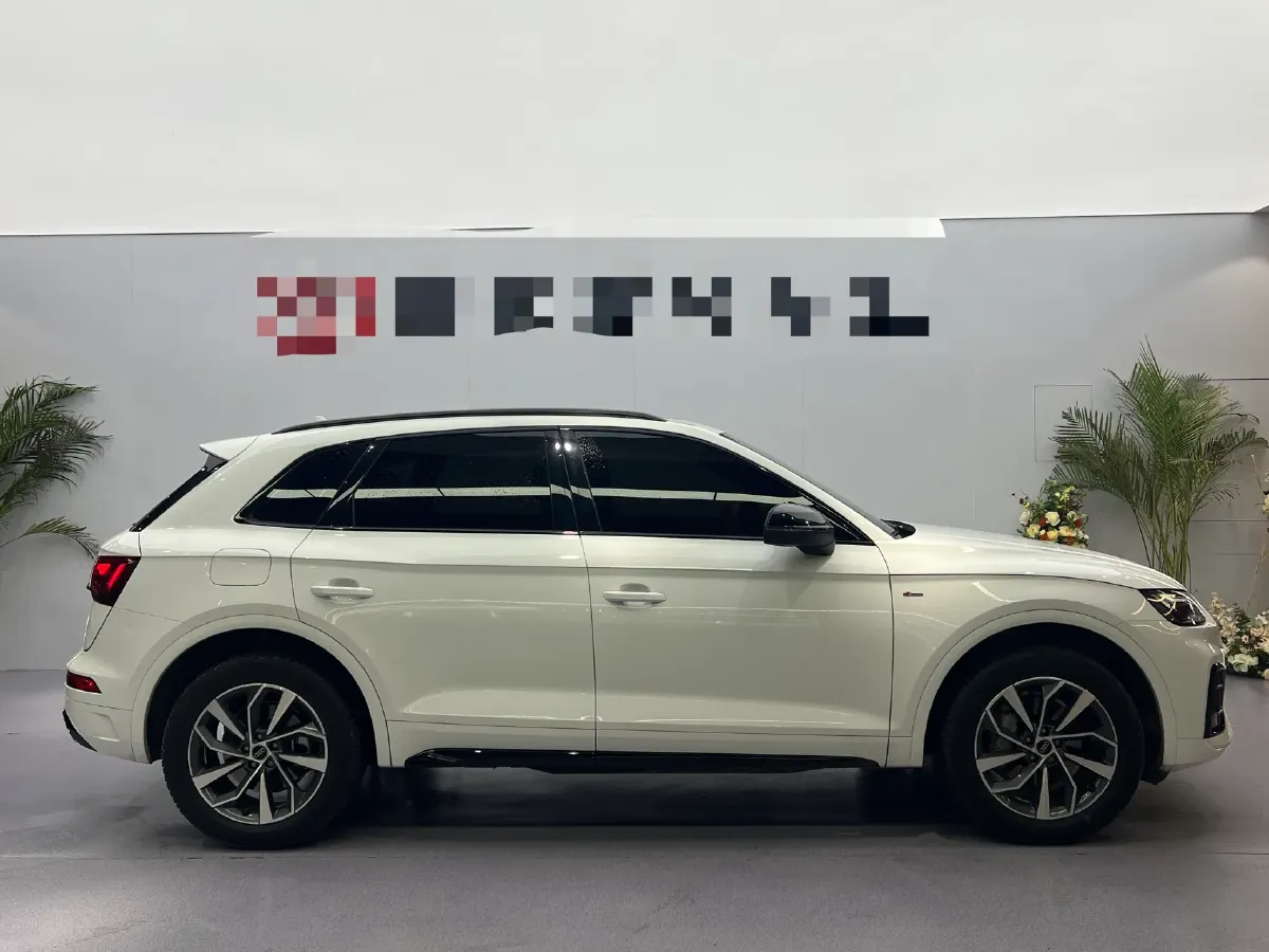 2023 Audi Q5L 2.0T 190HP L4 7DCT,autocango,china used car exporter,china ev exporter,chinese used car exporter,chinese used ev exporter