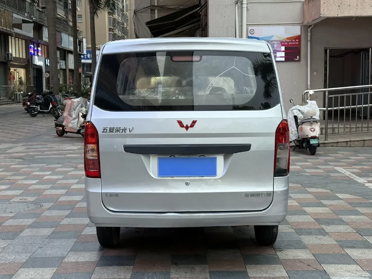 2018 WuLing RongGuang V 1.2L 88HP L4 5MT,autocango,china used car exporter,china ev exporter,chinese used car exporter,chinese used ev exporter