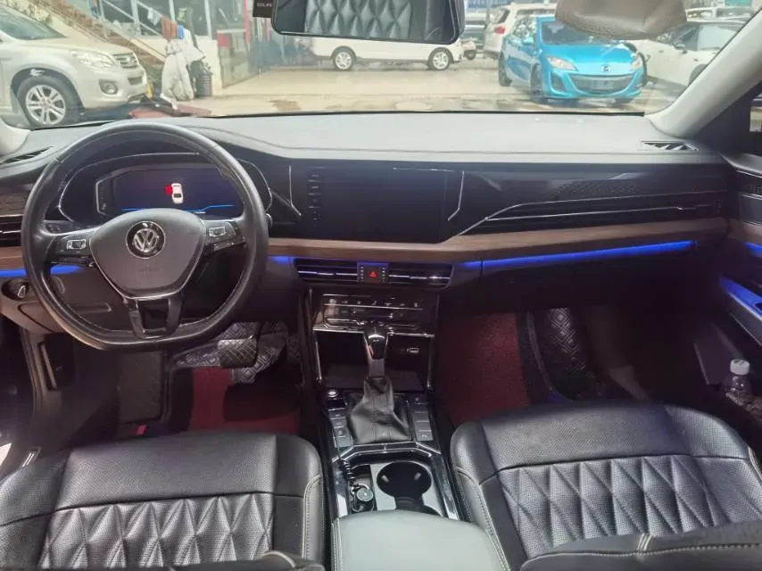 2020 Volkswagen Passat 2.0T 186HP L4 7DCT,autocango,china used car exporter,china ev exporter,chinese used car exporter,chinese used ev exporter