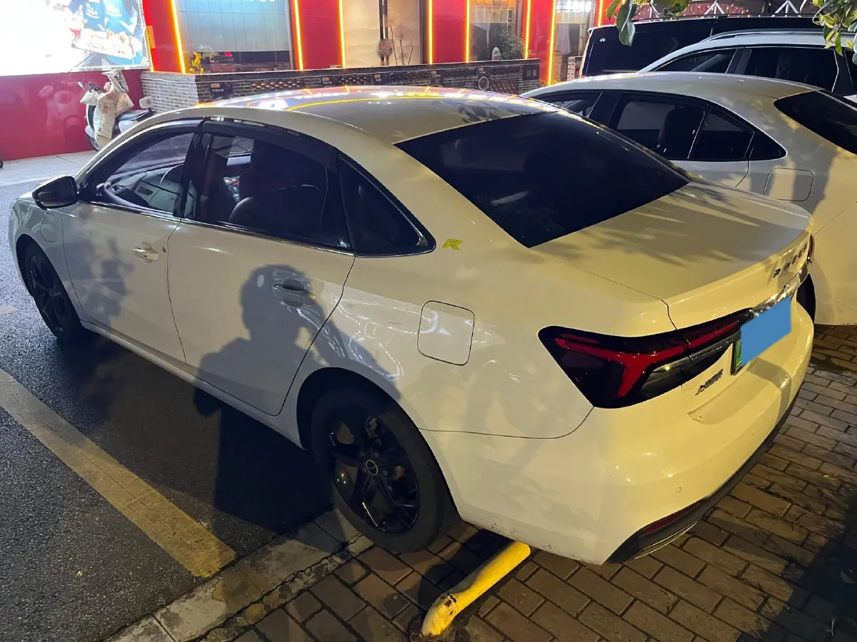 2020 Roewe i6 MAX 1.5T 169HP L4 AMT PHEV,autocango,china used car exporter,china ev exporter,chinese used car exporter,chinese used ev exporter