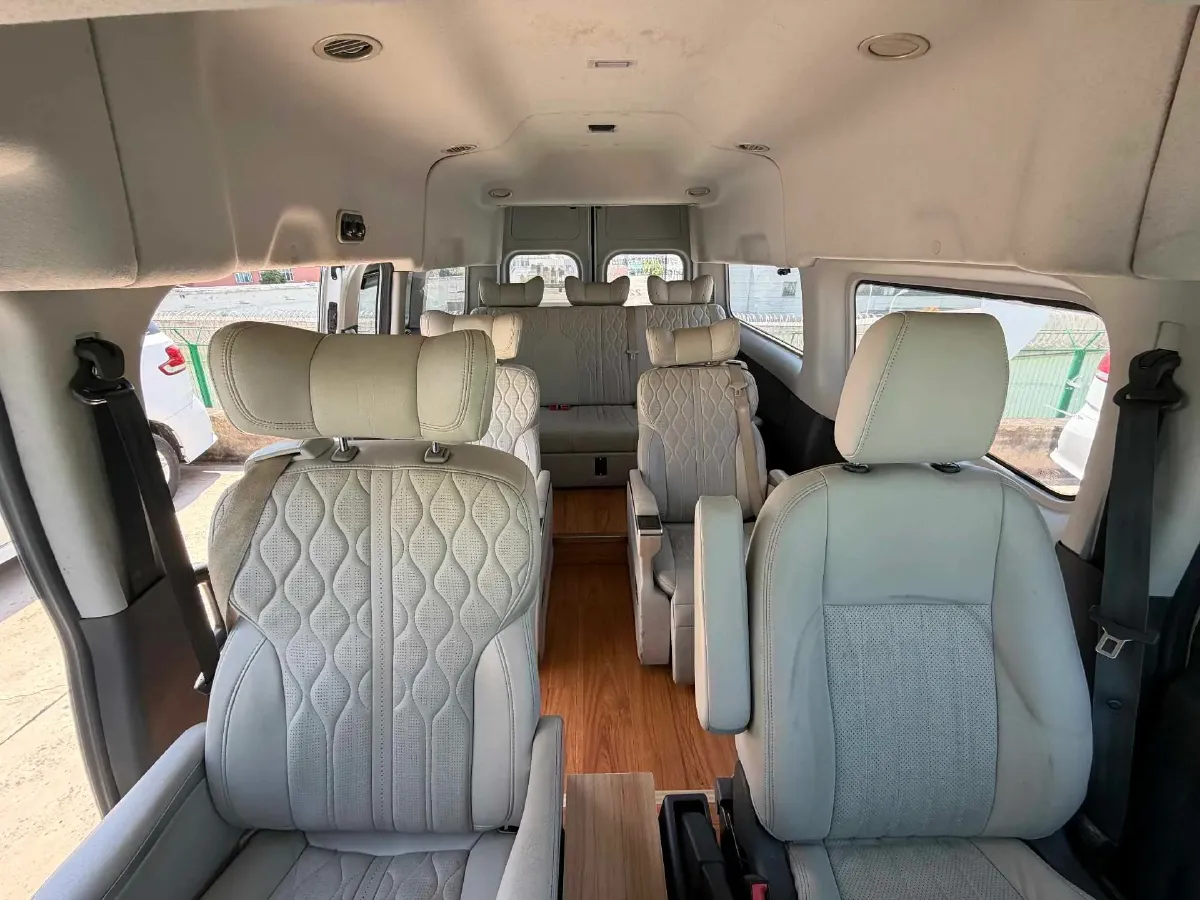 2021 Ford Transit 2.0T 121HP L4 5MT,autocango,china used car exporter,china ev exporter,chinese used car exporter,chinese used ev exporter