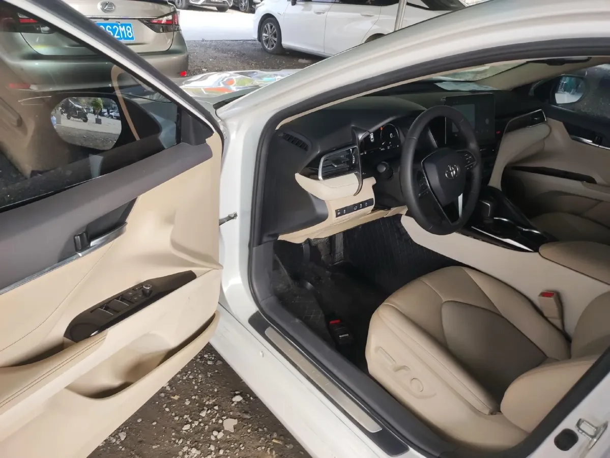 2021 Toyota Camry 2.5L 209HP L4 8AT,autocango,china used car exporter,china ev exporter,chinese used car exporter,chinese used ev exporter