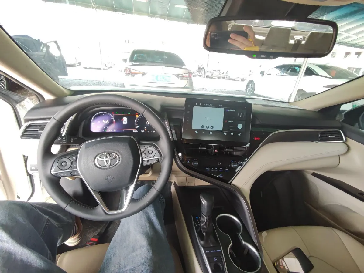 2021 Toyota Camry 2.5L 209HP L4 8AT,autocango,china used car exporter,china ev exporter,chinese used car exporter,chinese used ev exporter