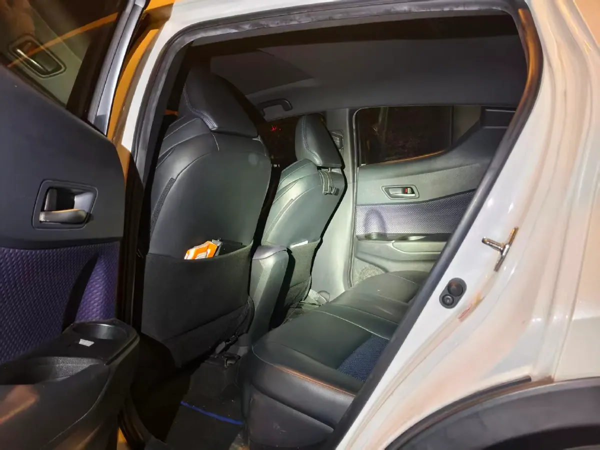 2020 Toyota C-HR 2.0L 171HP L4 CVT,autocango,china used car exporter,china ev exporter,chinese used car exporter,chinese used ev exporter