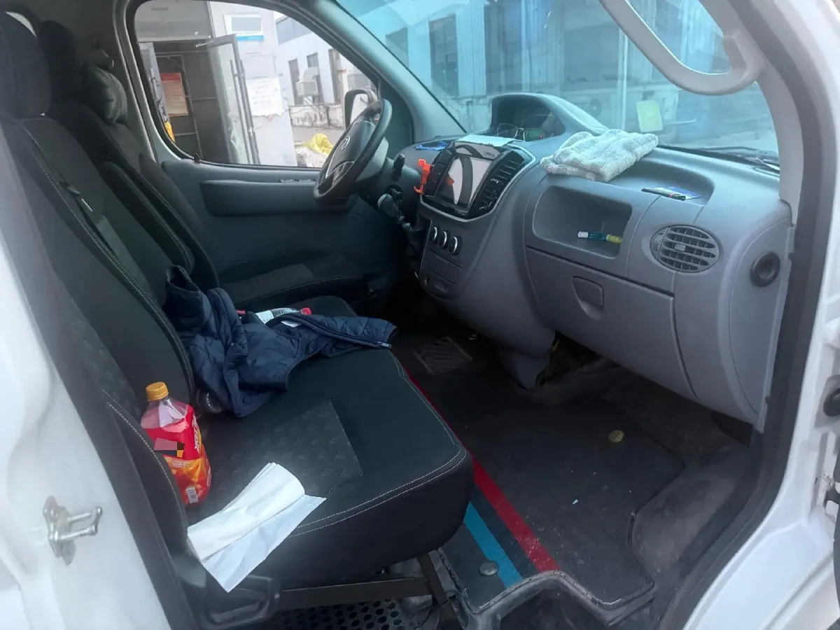 2023 MAXUS XinTu V80 2.0T 127HP L4 6MT,autocango,china used car exporter,china ev exporter,chinese used car exporter,chinese used ev exporter