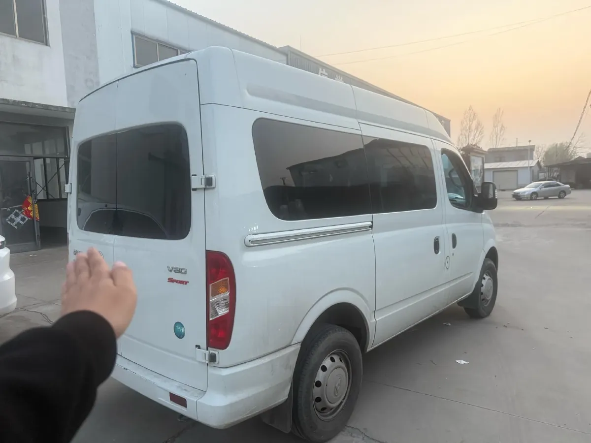 2023 MAXUS XinTu V80 2.0T 127HP L4 6MT,autocango,china used car exporter,china ev exporter,chinese used car exporter,chinese used ev exporter