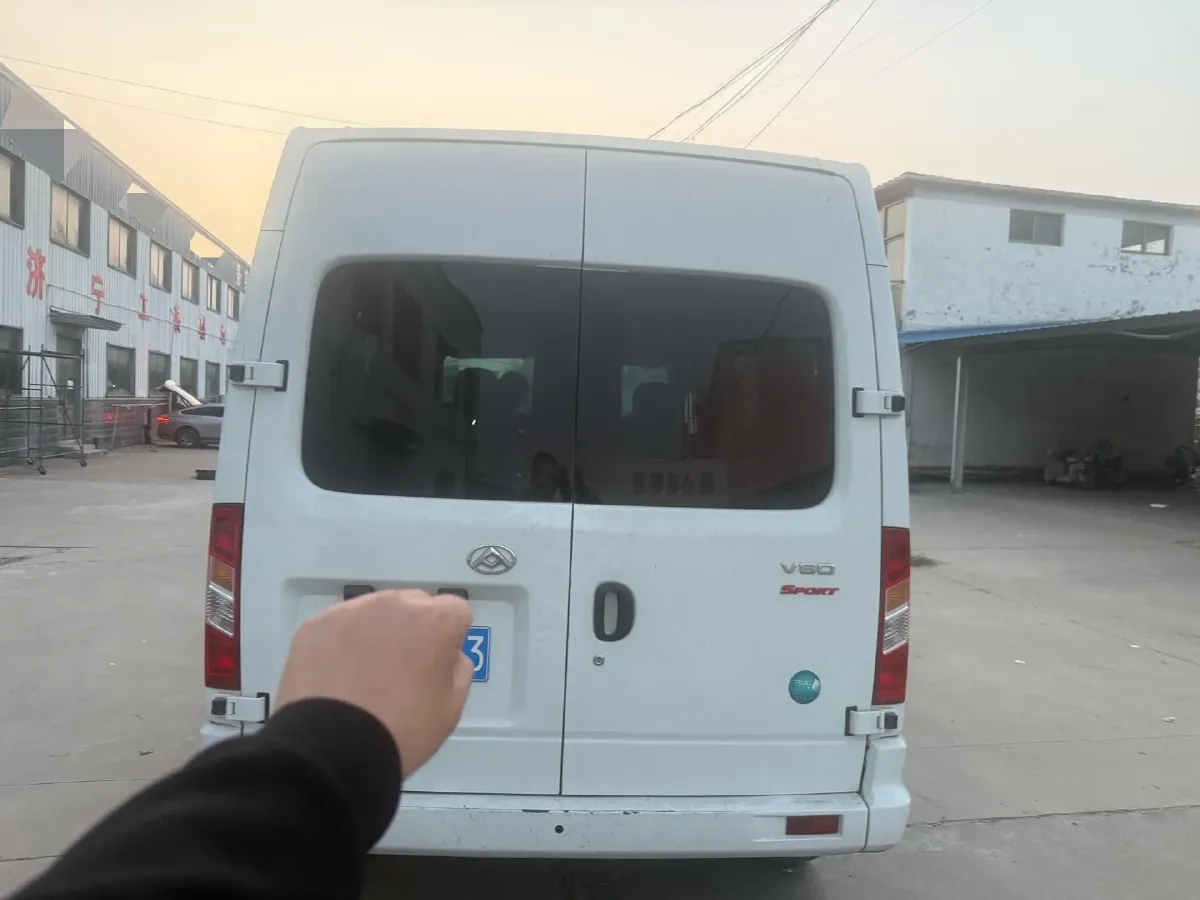 2023 MAXUS XinTu V80 2.0T 127HP L4 6MT,autocango,china used car exporter,china ev exporter,chinese used car exporter,chinese used ev exporter