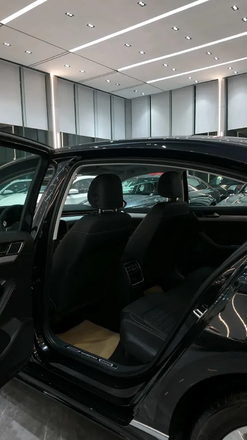 2024 Volkswagen Magotan 1.4T 150HP L4 7DCT,autocango,china used car exporter,china ev exporter,chinese used car exporter,chinese used ev exporter