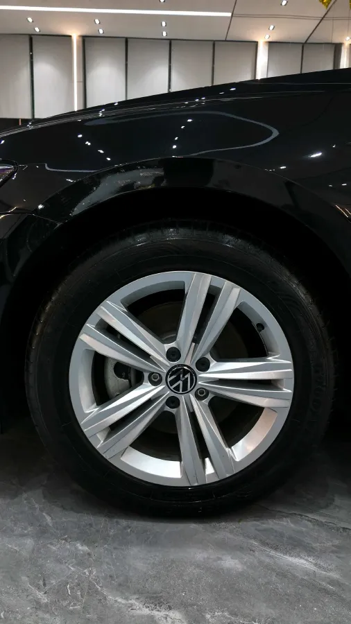 2024 Volkswagen Magotan 1.4T 150HP L4 7DCT,autocango,china used car exporter,china ev exporter,chinese used car exporter,chinese used ev exporter