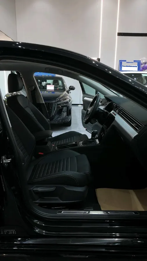 2024 Volkswagen Magotan 1.4T 150HP L4 7DCT,autocango,china used car exporter,china ev exporter,chinese used car exporter,chinese used ev exporter